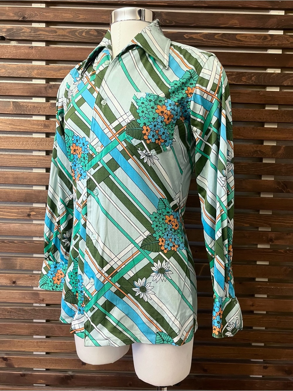 1970s Vintage Floral Daisy Dagger Collar Long Sleeve Shirt Button Blouse Top